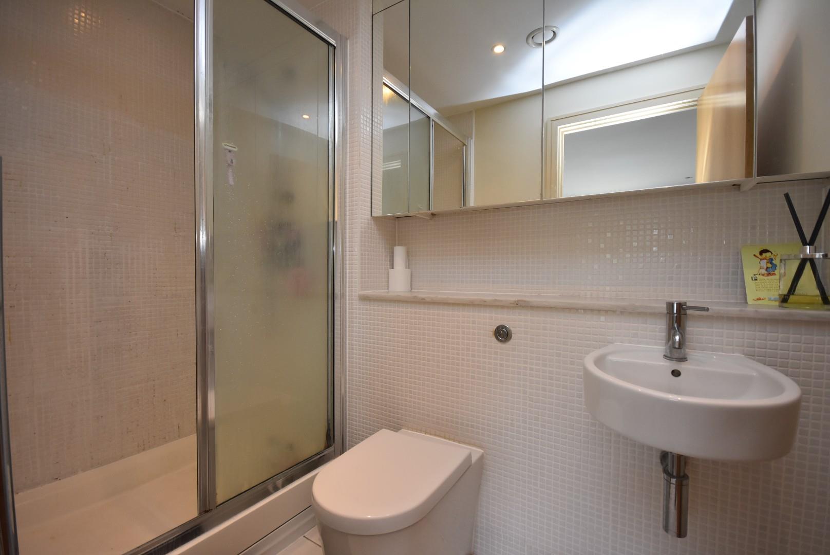 208 Woodlands, Hayes Point, Sully, CF64 5QF